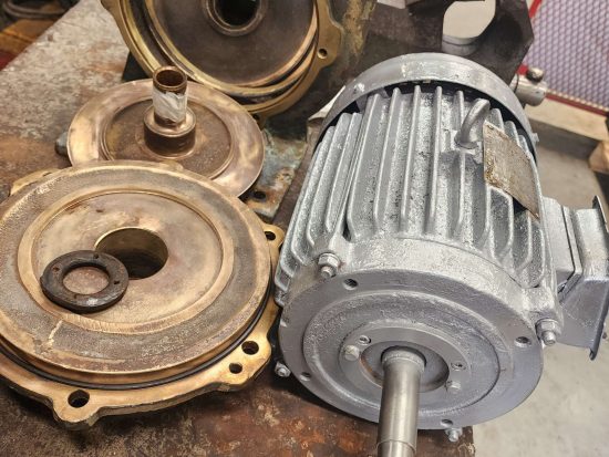 Reparation pompe eau de mer (1)